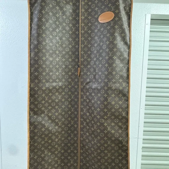 Louis Vuitton Brown and Tan Monogram Cover - Picture 1 of 5
